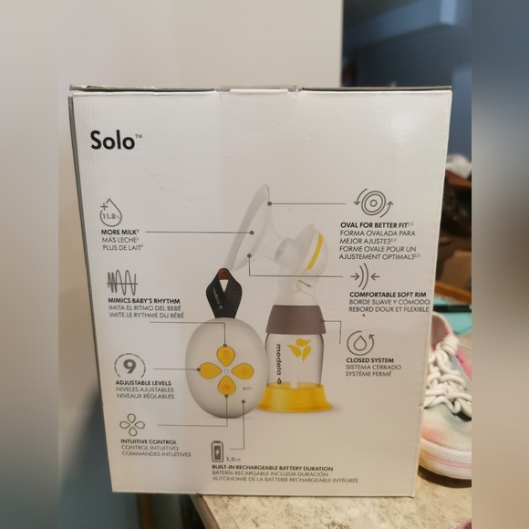 BNIB Medela solo breastpump - Picture 9 of 9